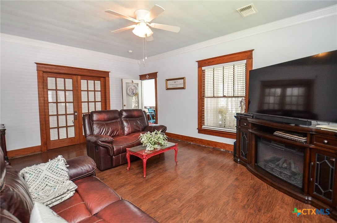 205 Main Street Palacios, TX 77465 - Photo 5 of 36