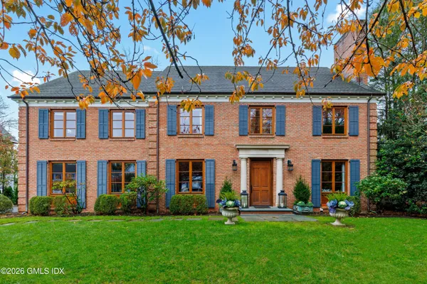 $5,750,000 | 15 Field Road, Riverside, CT 06878