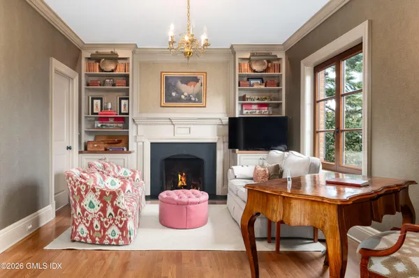 $5,750,000 | 15 Field Road, Riverside, CT 06878