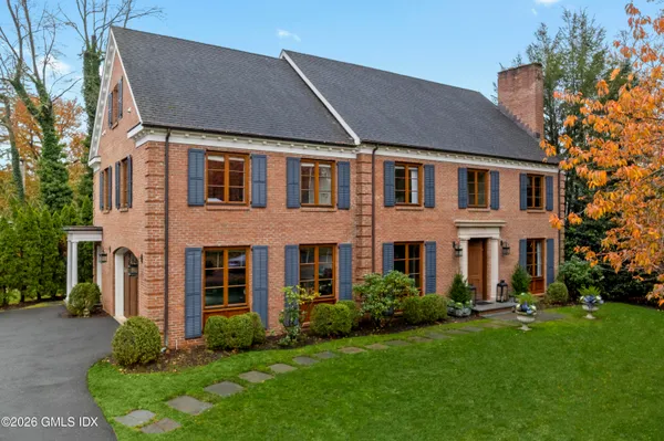 $5,750,000 | 15 Field Road, Riverside, CT 06878