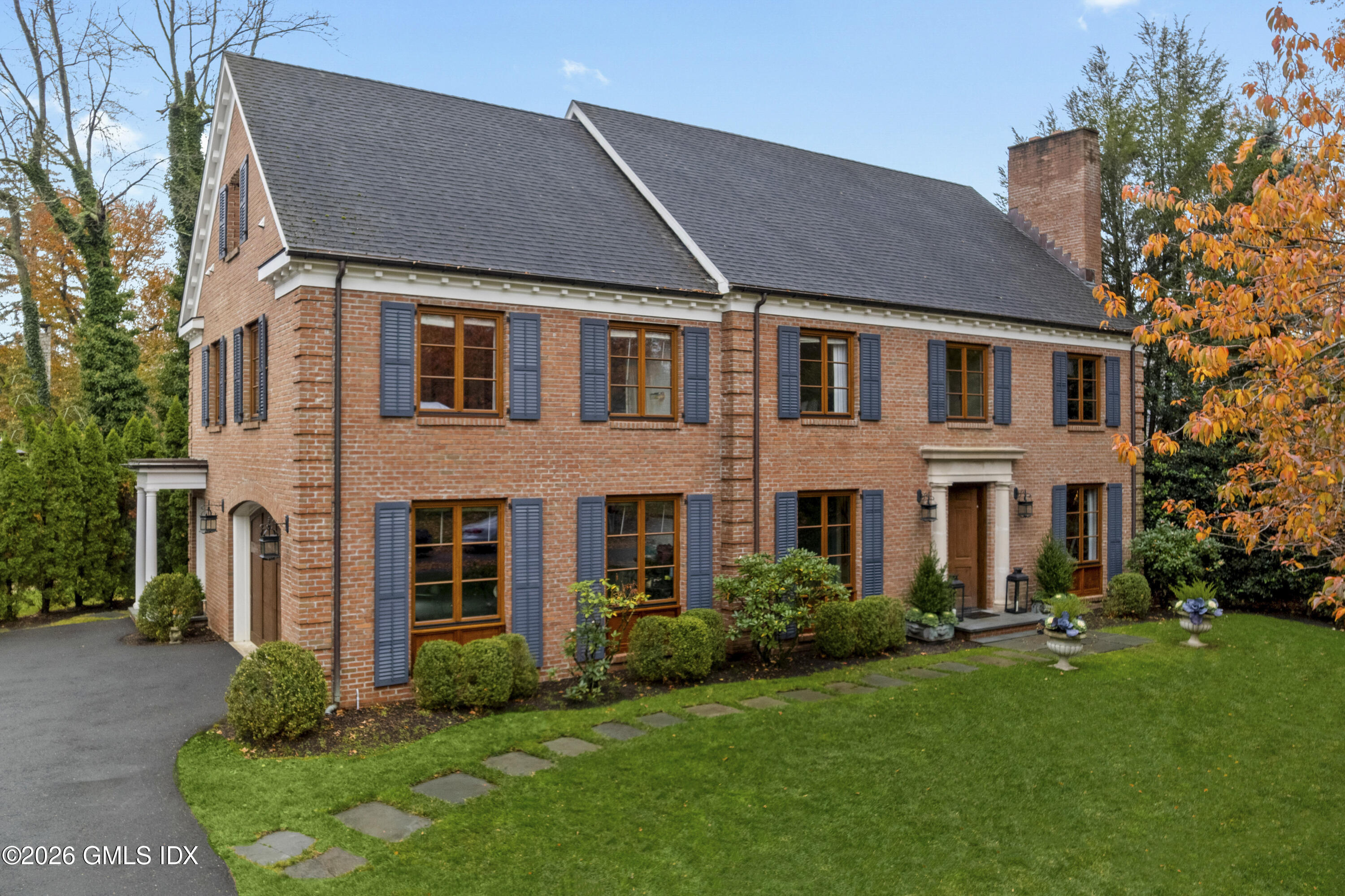 15 Field Road Riverside, CT 06878 - Photo 2 of 34 15 Field Road