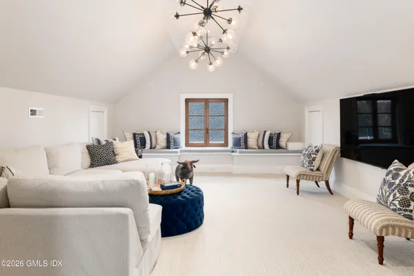 $5,750,000 | 15 Field Road, Riverside, CT 06878