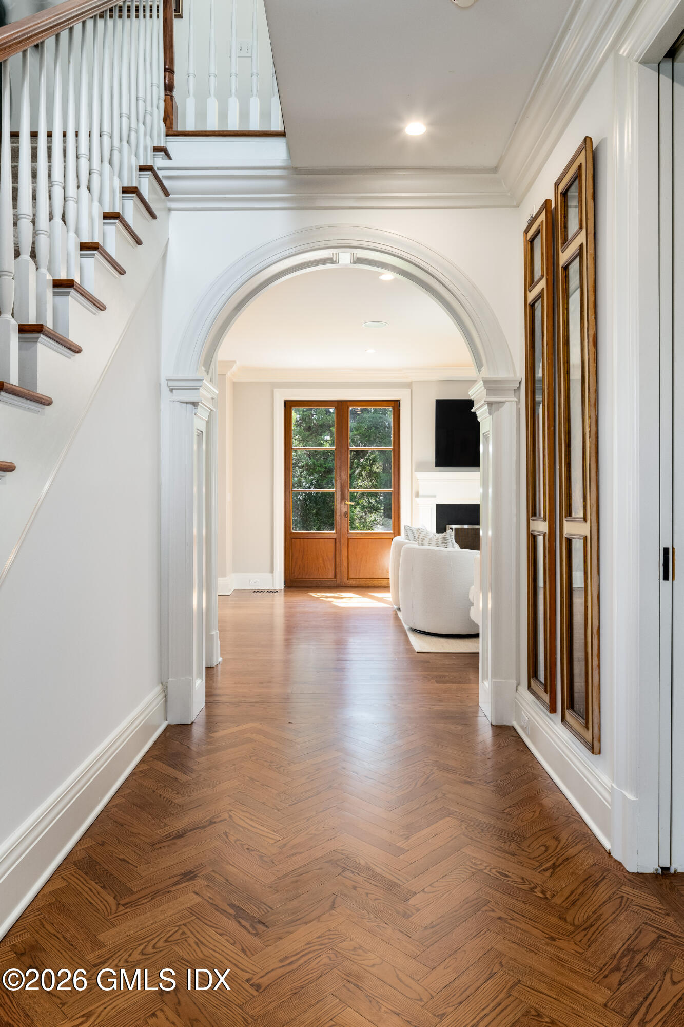 15 Field Road Riverside, CT 06878 - Photo 4 of 34 Foyer