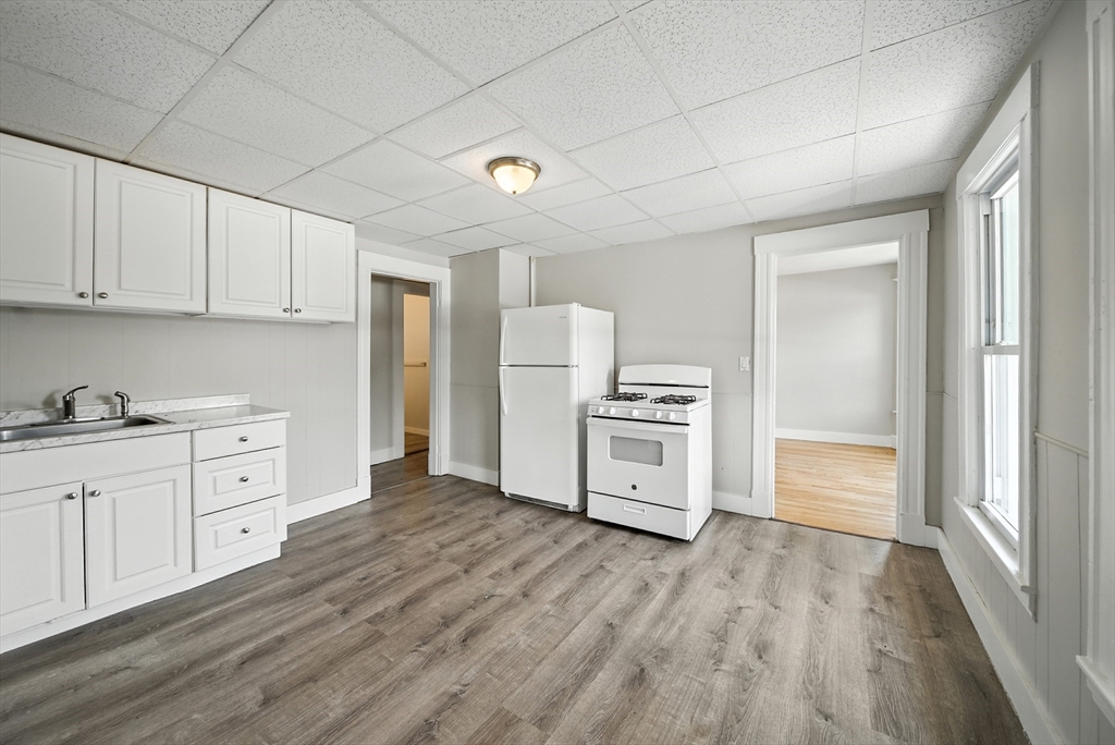 12-14 Kendall Street, Unit 2 Springfield, MA 01104 - Photo 4 of 7