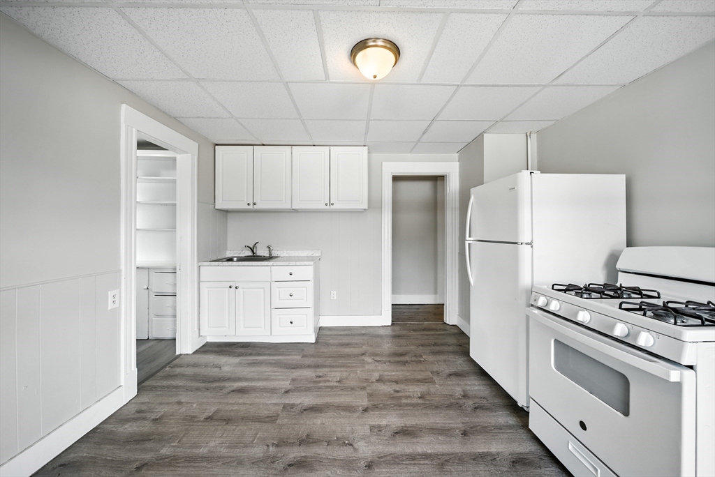 12-14 Kendall Street, Unit 2 Springfield, MA 01104 - Photo 5 of 7