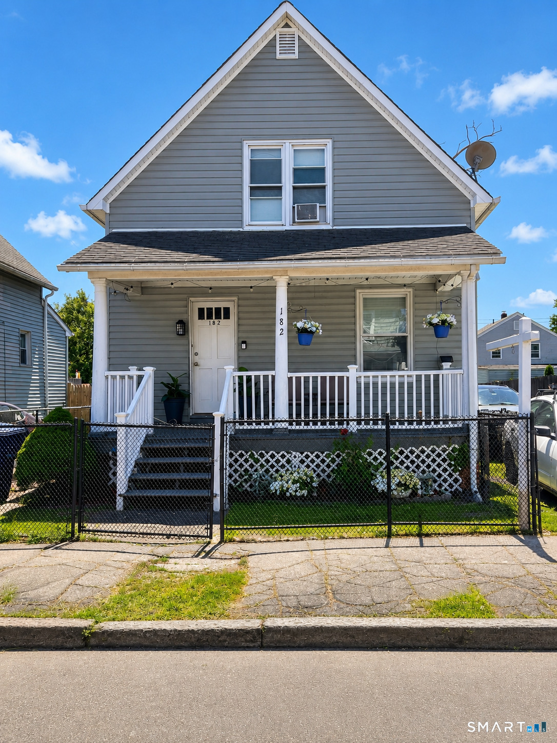 182 Deforest Avenue Bridgeport, CT 06607 - Photo 4 of 28