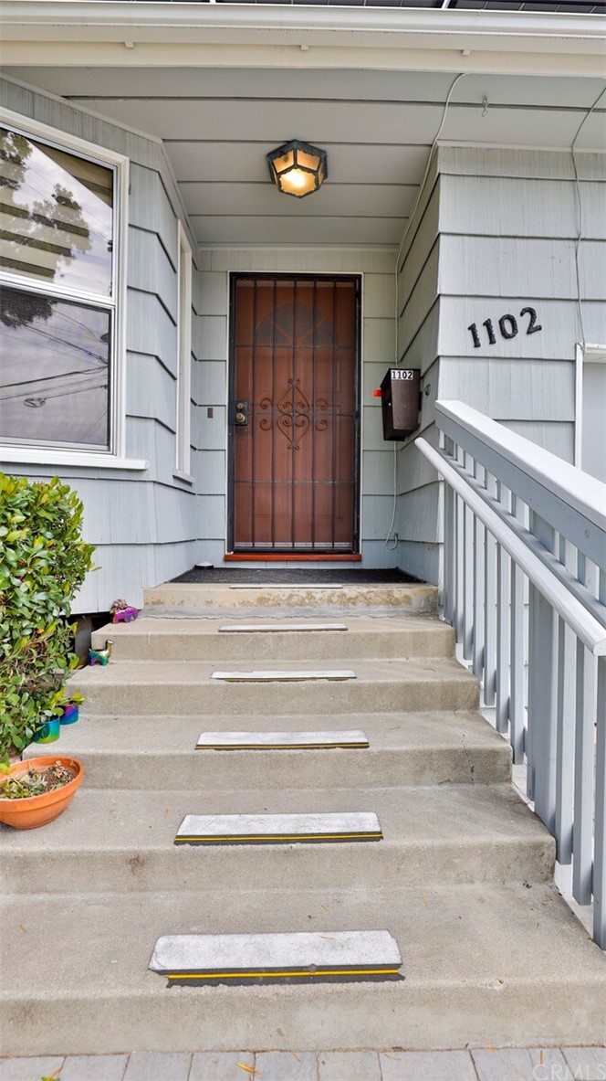 1102 Eucalyptus Drive El Cajon, CA 92020 - Photo 7 of 63 a view of entryway