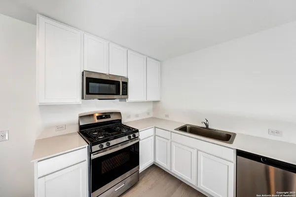 $1,545 | 3822 Glade Creek, San Antonio, TX 78245