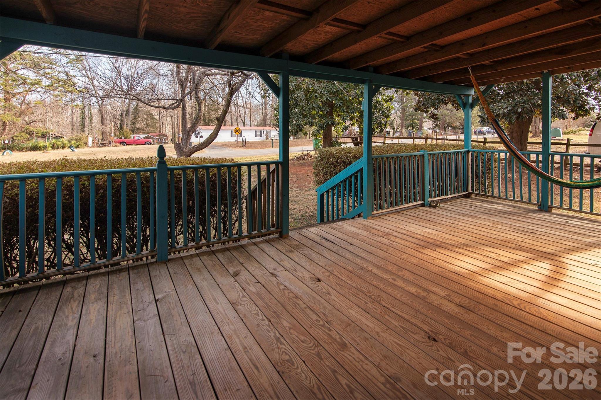 5727 Thompson Road Charlotte, NC 28216 - Photo 3 of 21