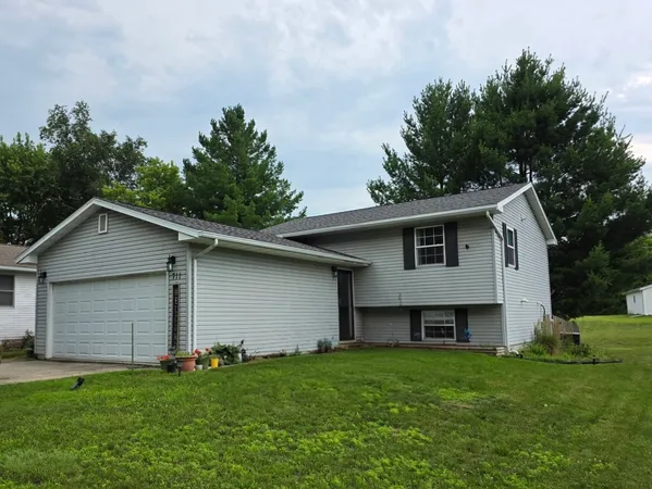 $189,900 | 711 Lawrence Lane, Prophetstown, IL 61277