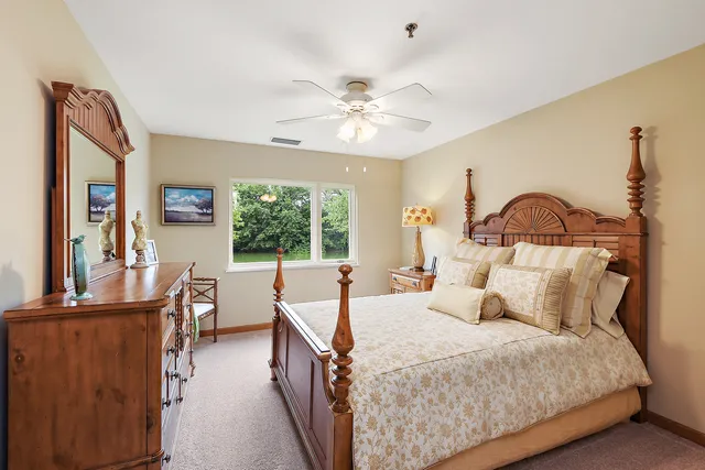 $59,500 | 10300 Village Cir Drive, Unit 4407, Palos Park, IL 60464