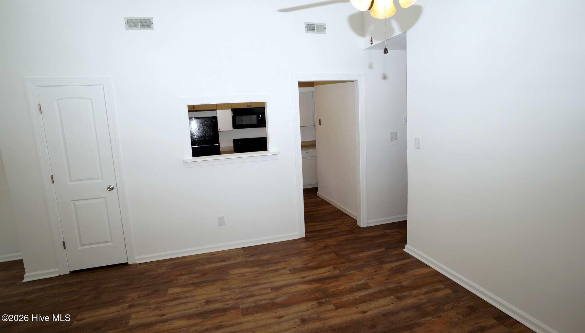 142 Quarterdeck New Bern, NC 28562 - Photo 3 of 19 Dinning room