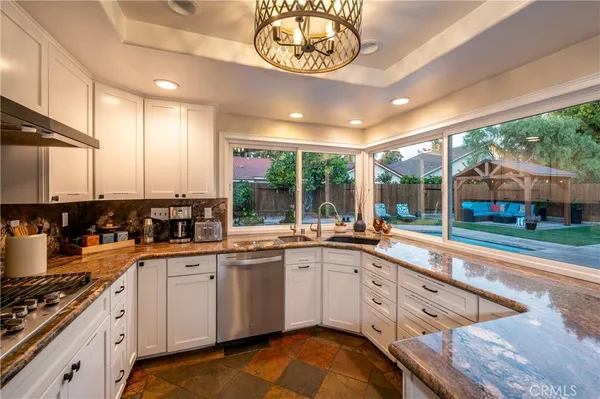 $8,500 | 409 West Sierra Drive, Santa Ana, CA 92707