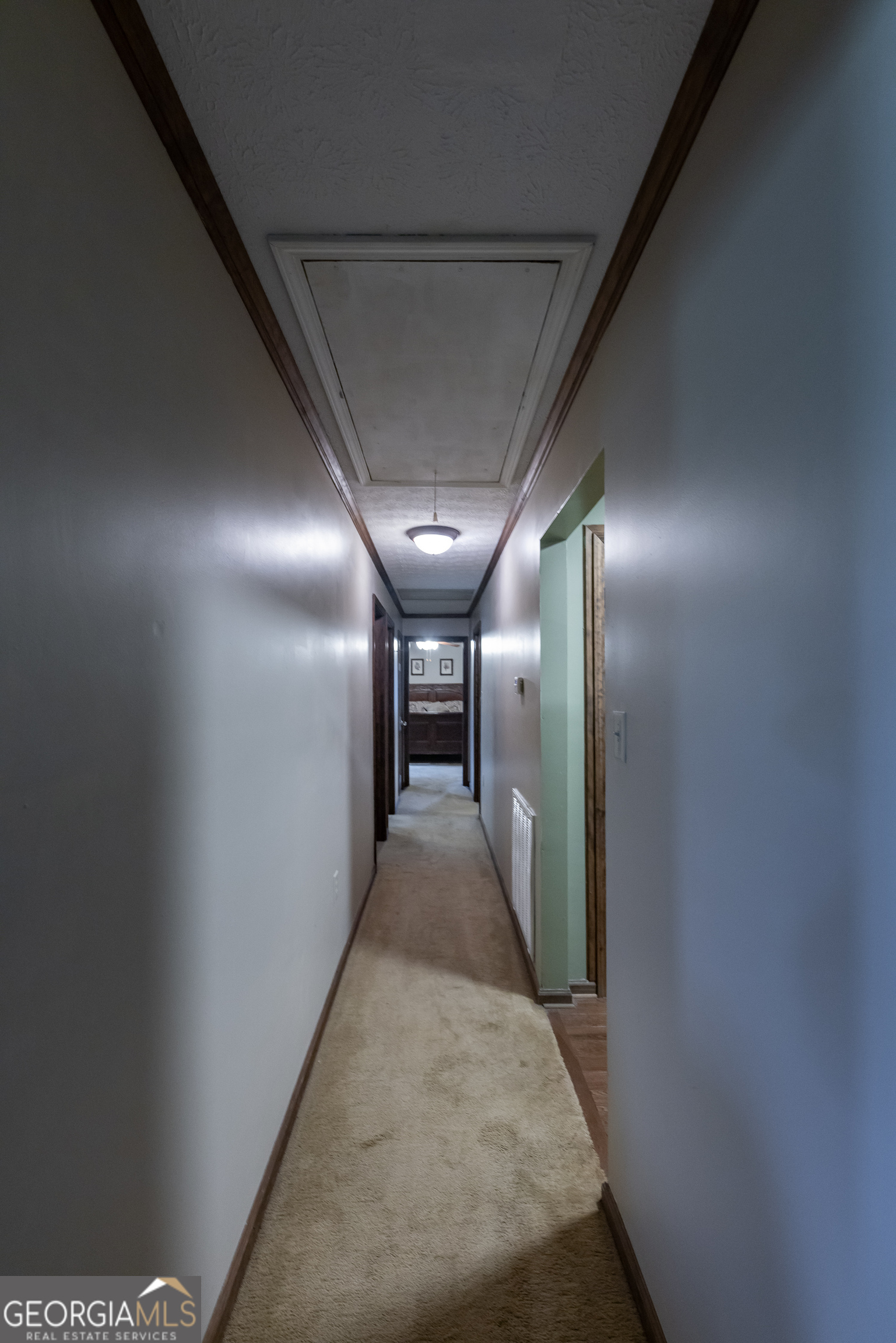 976 Windsweep Farm Road Thomaston, GA 30286 - Photo 26 of 98 a view of a hallway