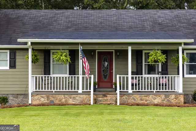 a view of a swimming pool