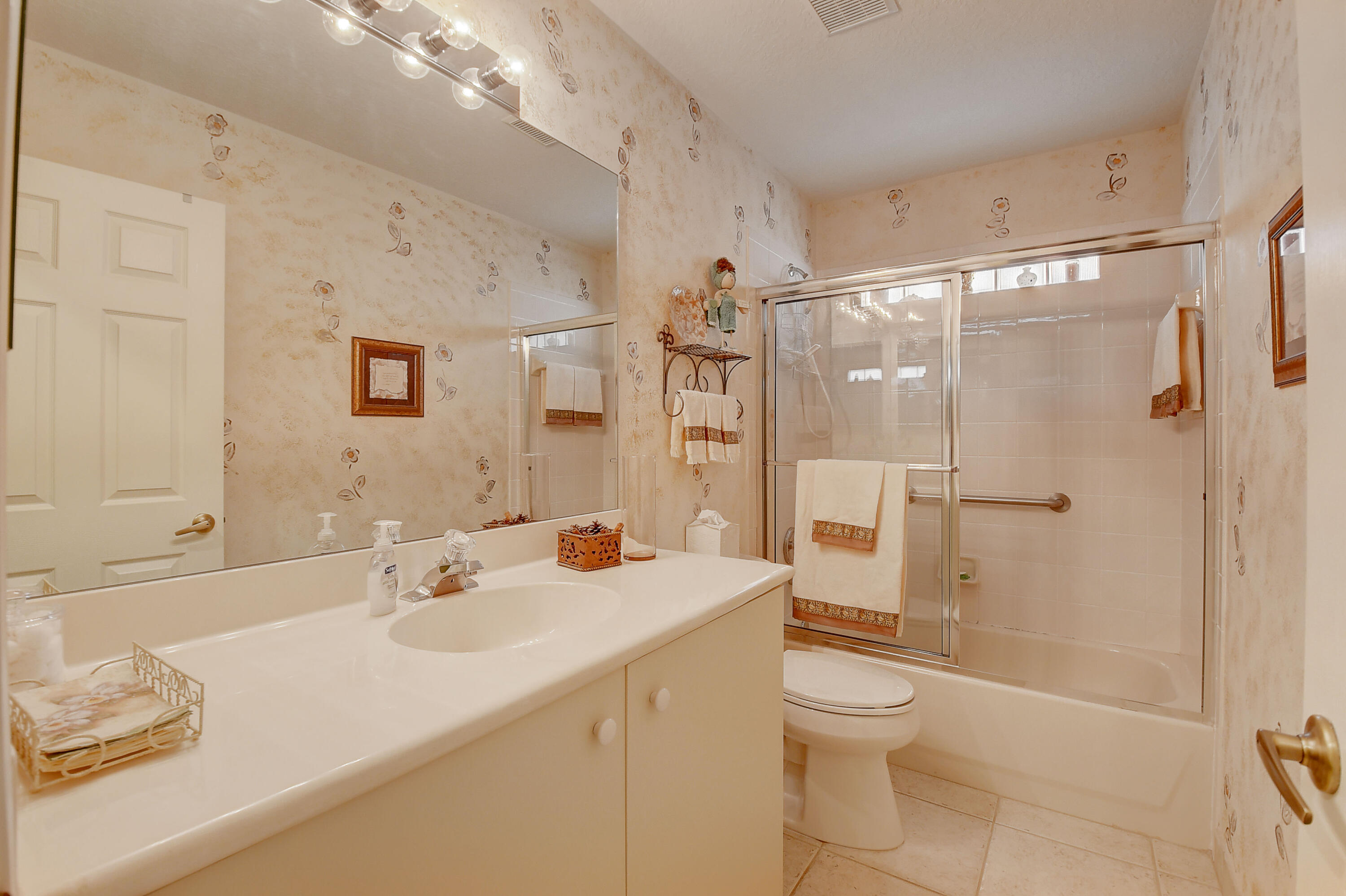 7421 Chorale Road Boynton Beach, FL 33437 - Photo 25 of 74 Second Bathroom