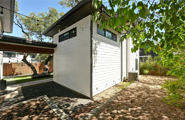 $4,300 | 407 South Park Drive, Unit 2, Austin, TX 78704