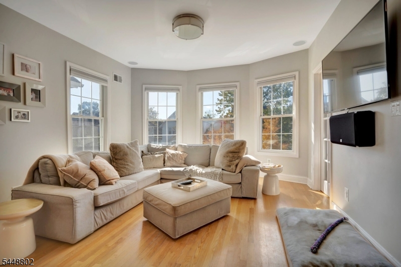 37 Brookfield Road, Unit 2 Montclair, NJ 07043 - Photo 9 of 28