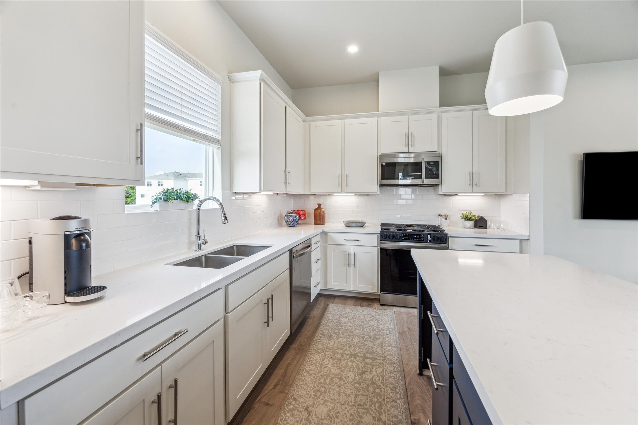 10610 Cascade Ledge Lane Houston, TX 77025 - Photo 14 of 25 Representative Photo - Layout and Selections May Vary