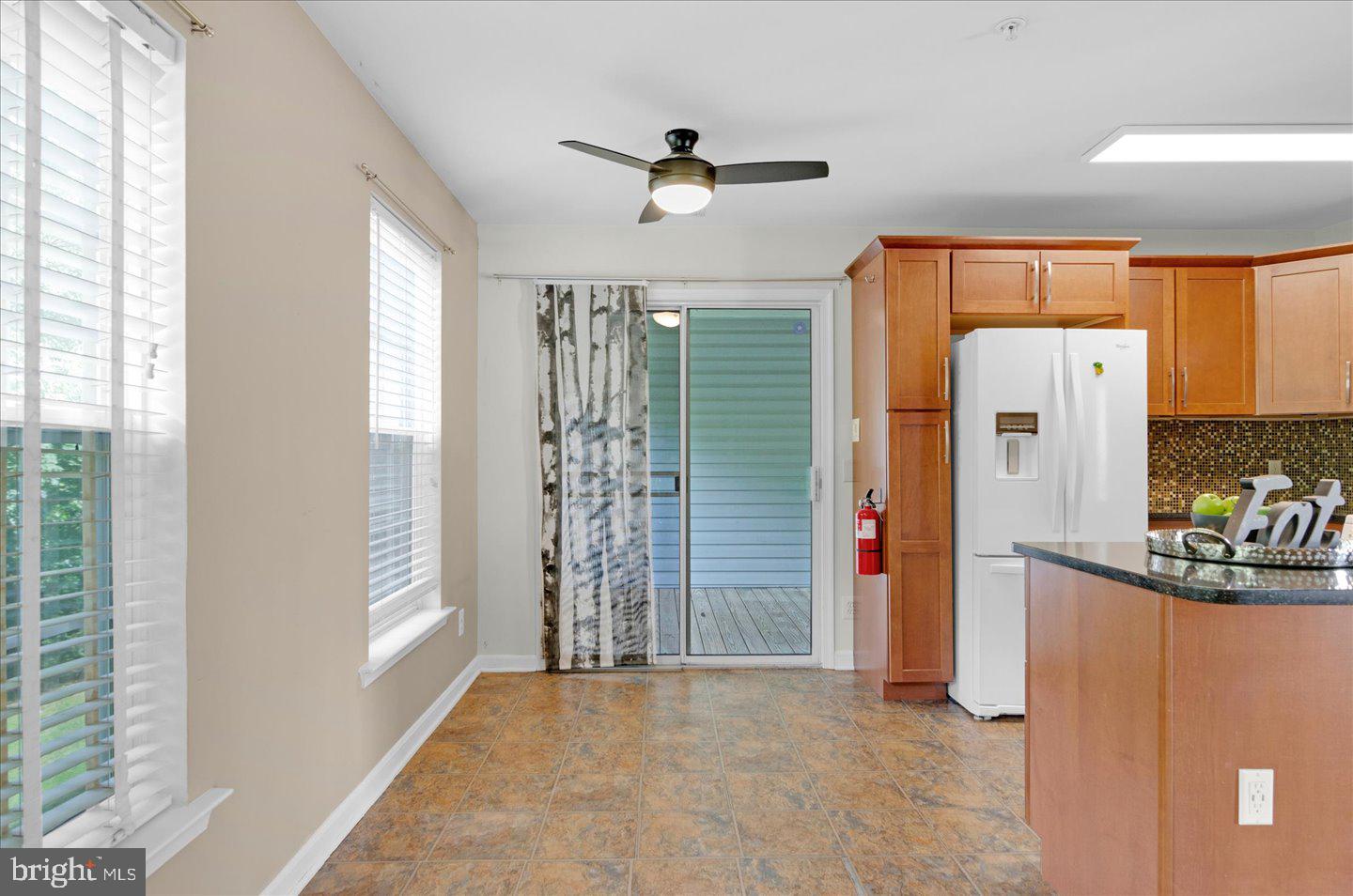 151 Wildflower Place Delran, NJ 08075 - Photo 12 of 21 Eating area