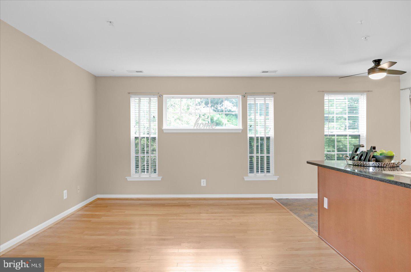 151 Wildflower Place Delran, NJ 08075 - Photo 4 of 21 Great room