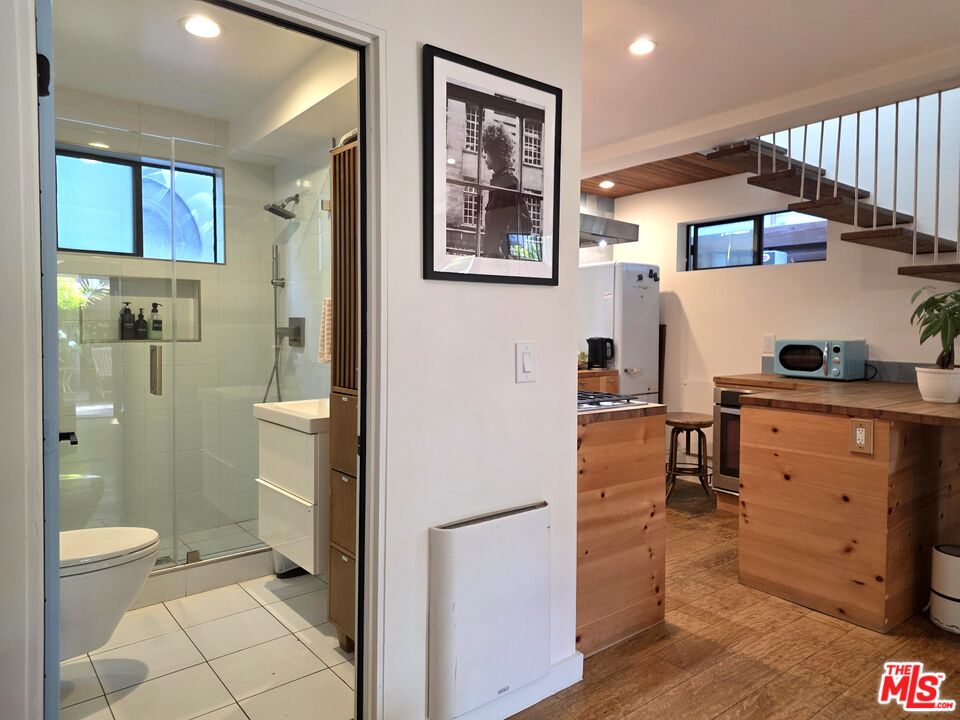 1001 Main Street Venice, CA 90291 - Photo 9 of 65