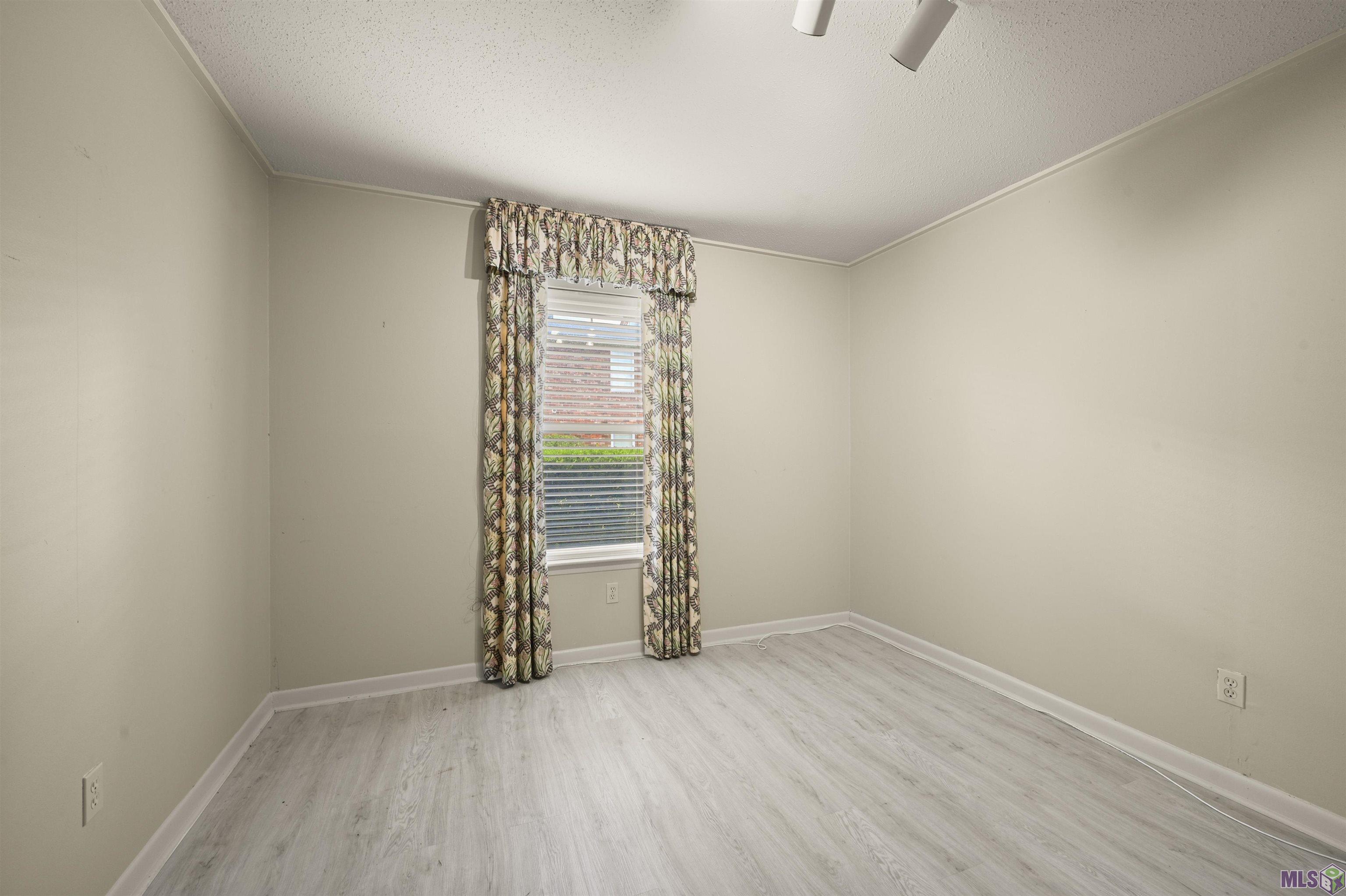 1701 Lobdell Avenue, Unit 4 Baton Rouge, LA 70806 - Photo 5 of 9