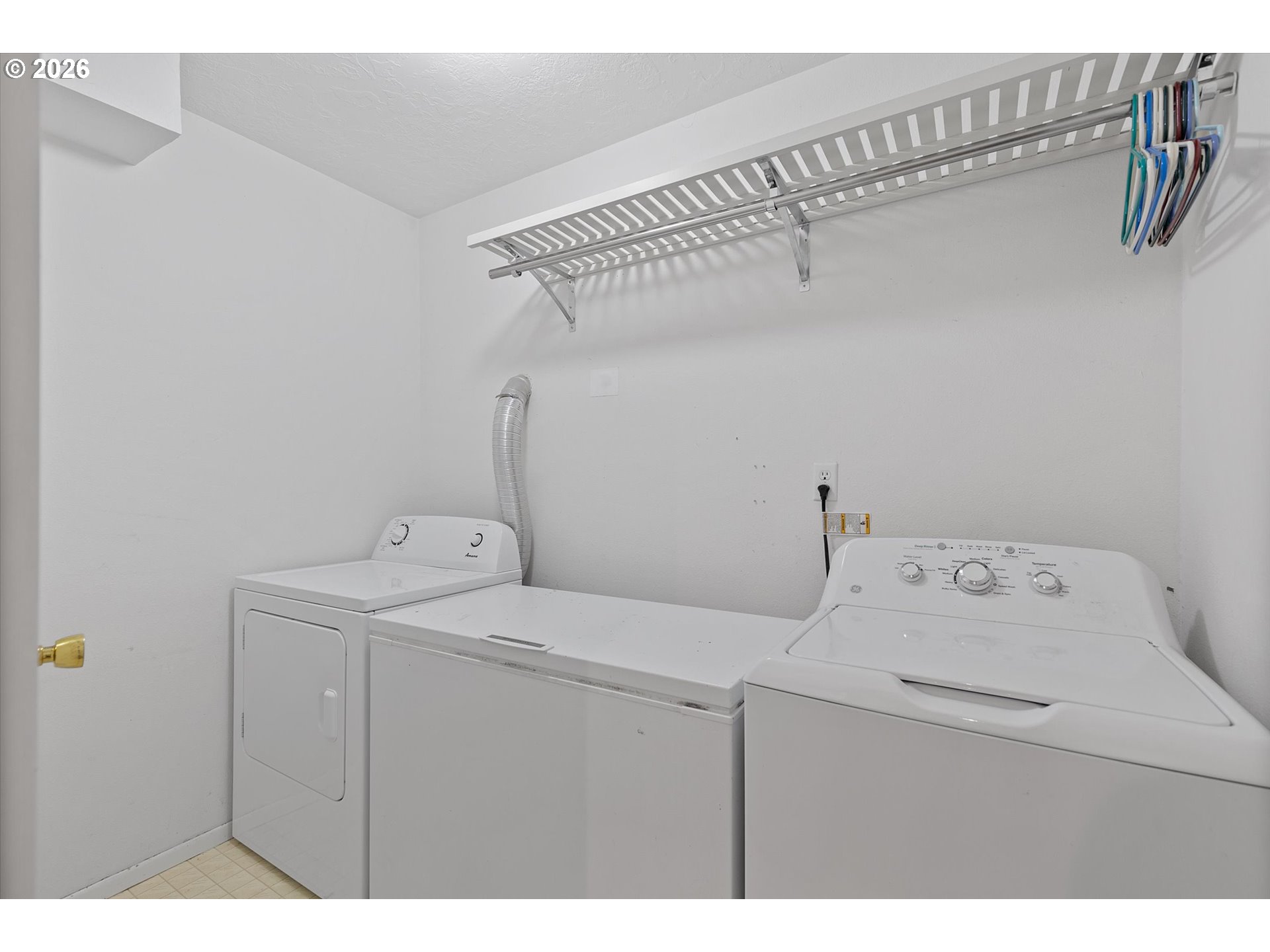 860 Southwest 10th Street Lincoln City, OR 97367 - Photo 30 of 45 a utility room with dryer and washer