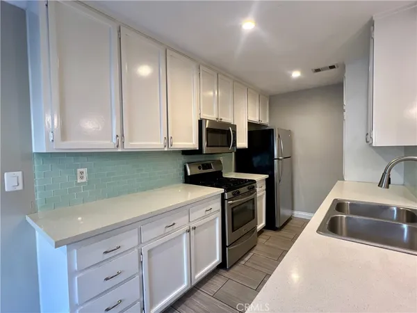 $569,000 | 542 West Dunton Avenue, Unit 29, Orange, CA 92865