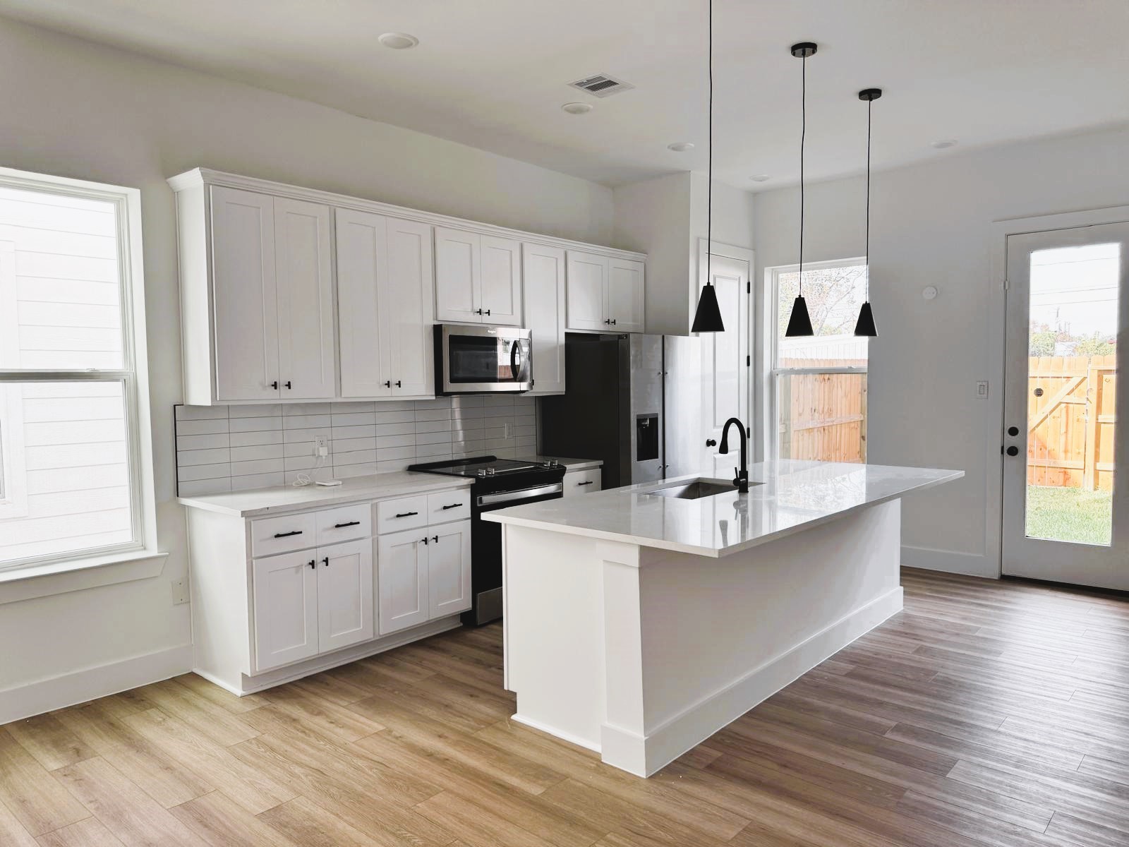 2708 Bostic Street, Unit A Houston, TX 77093 - Photo 4 of 25