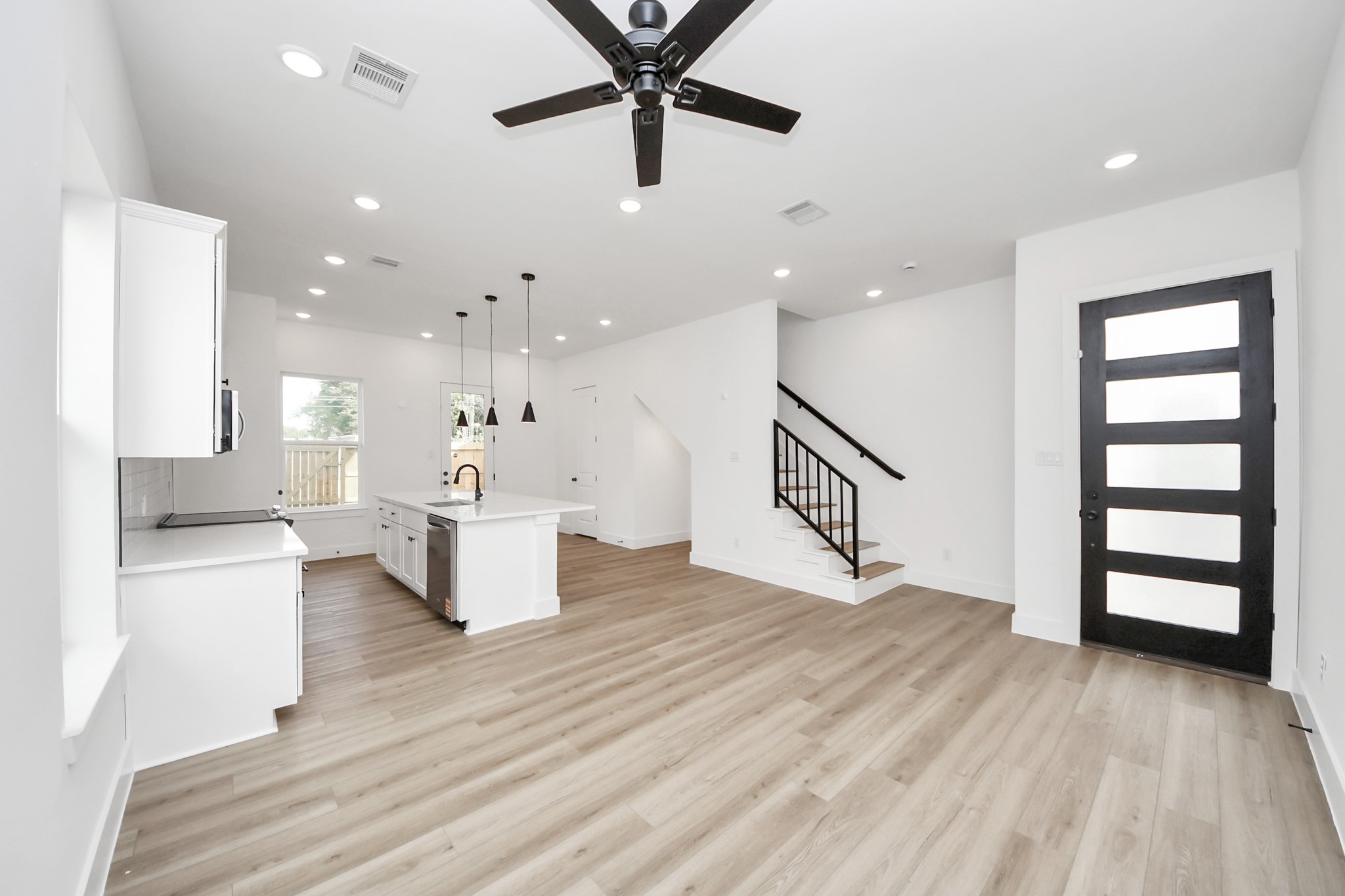 2708 Bostic Street, Unit A Houston, TX 77093 - Photo 6 of 25