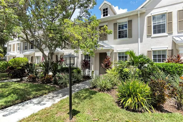 $2,450 | 5617 Whitehead Street, Bradenton, FL 34203