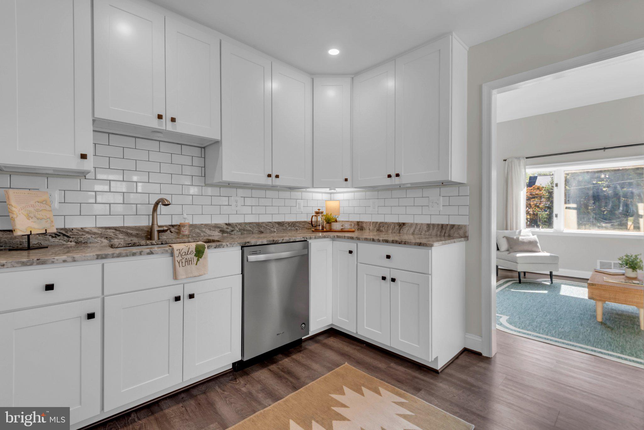 946 Shore Acres Road Arnold, MD 21012 - Photo 10 of 49 Subway tile backsplash and upgraded countertops