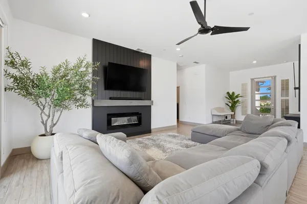 $520,000 | 3617 North Santa Fe Street, Visalia, CA 93291