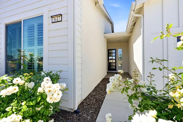 $520,000 | 3617 North Santa Fe Street, Visalia, CA 93291