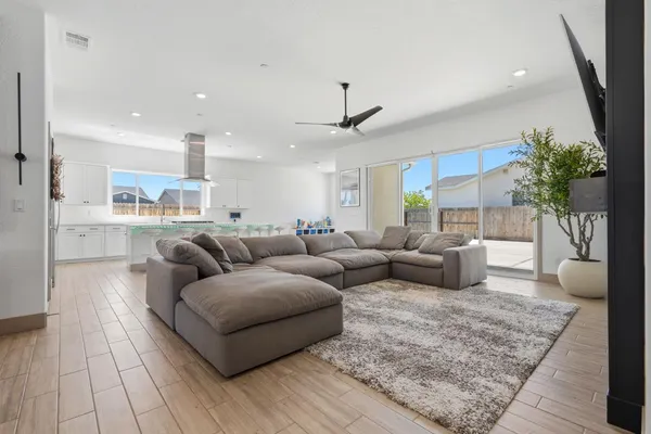 $520,000 | 3617 North Santa Fe Street, Visalia, CA 93291