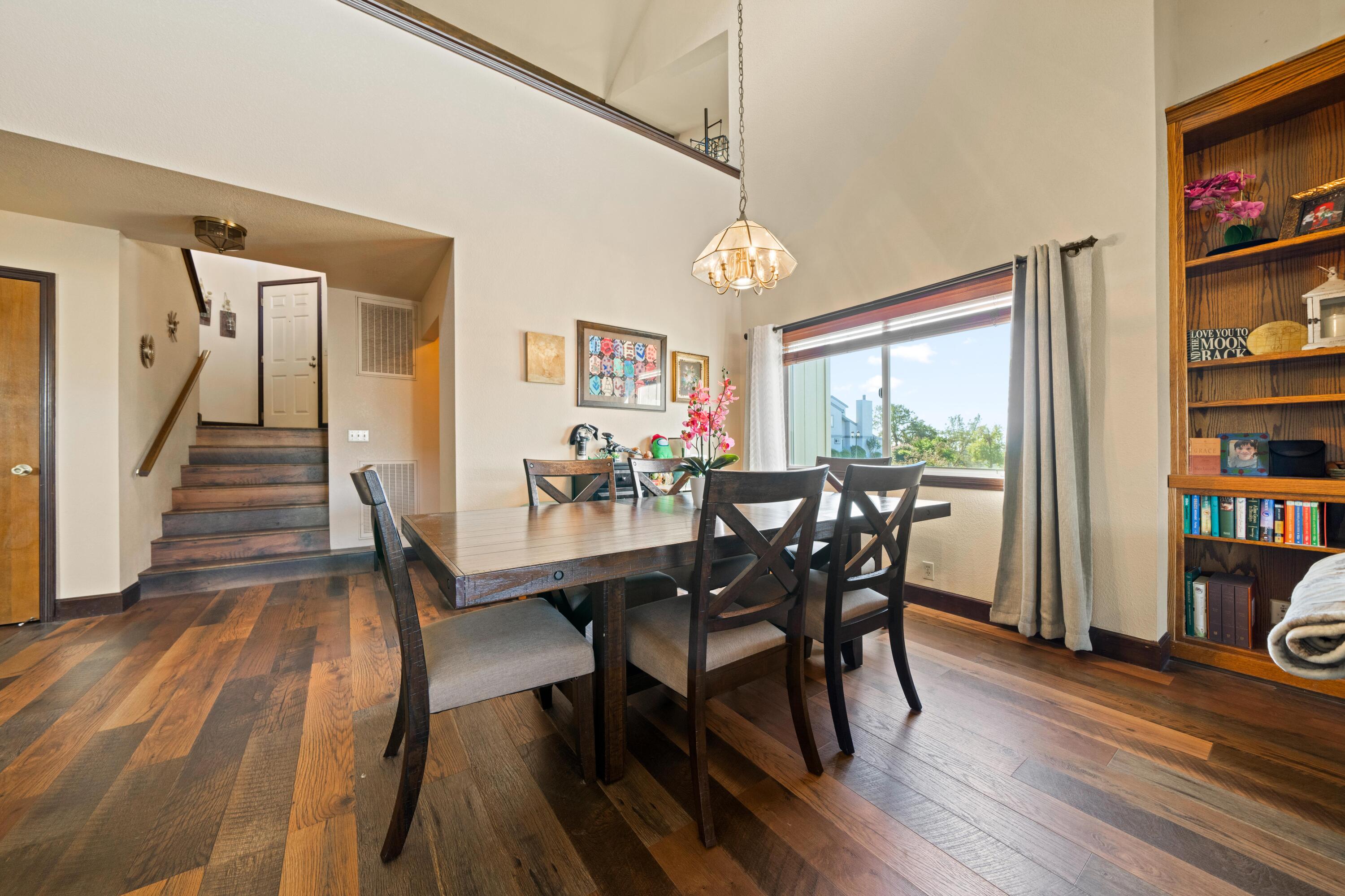 284 Ridgetop Drive Redding, CA 96003 - Photo 6 of 25 IMG-09