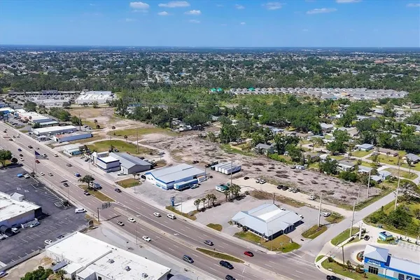 $10,000 | 2211 South Tamiami Trail, Venice, FL 34293