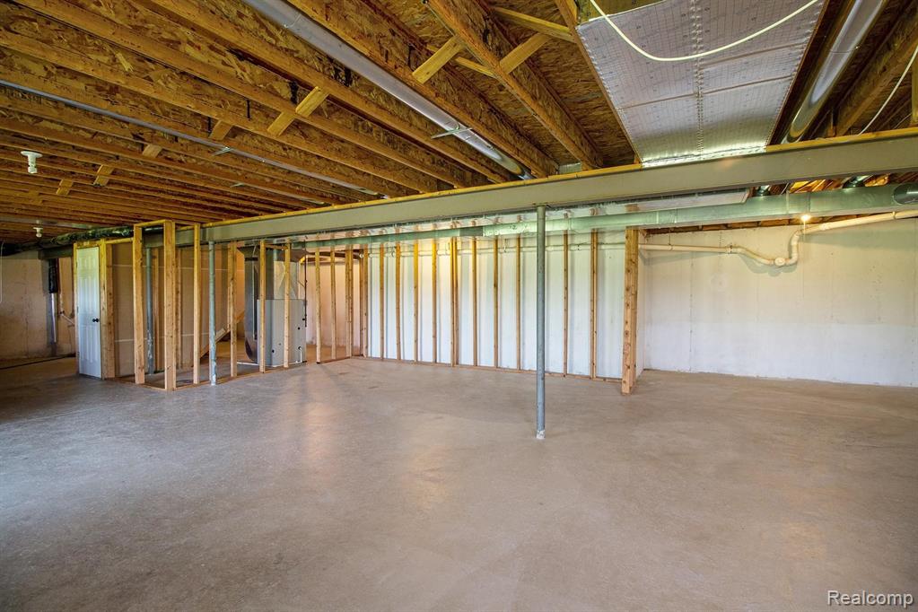 5040 West Coon Lake Road Howell, MI 48843 - Photo 19 of 27