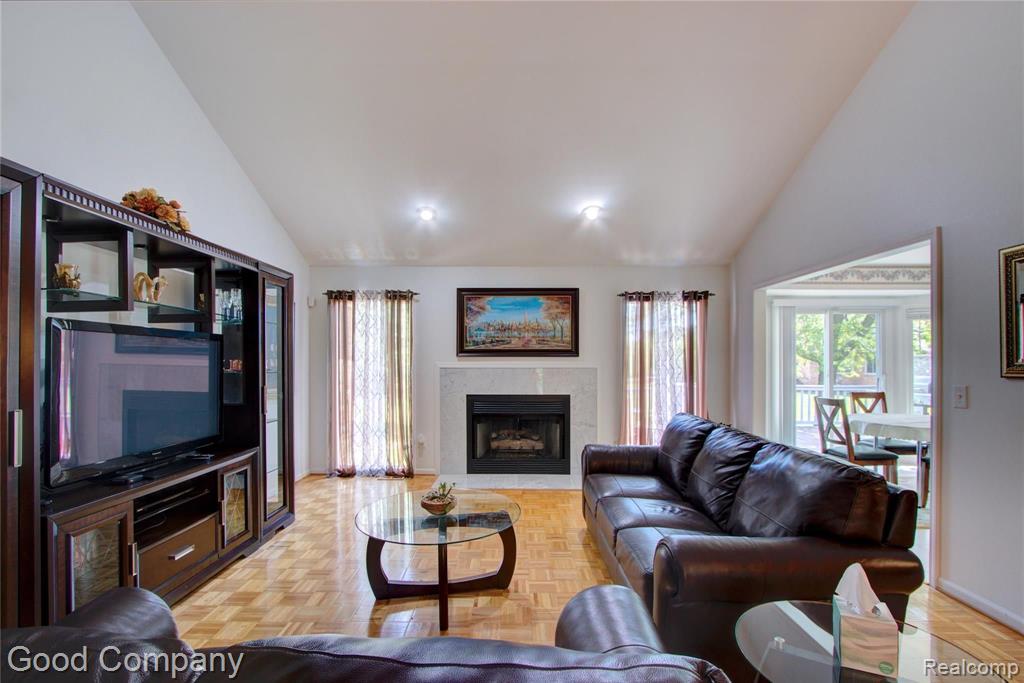 864 Preswick Court Rochester Hills, MI 48307 - Photo 6 of 47