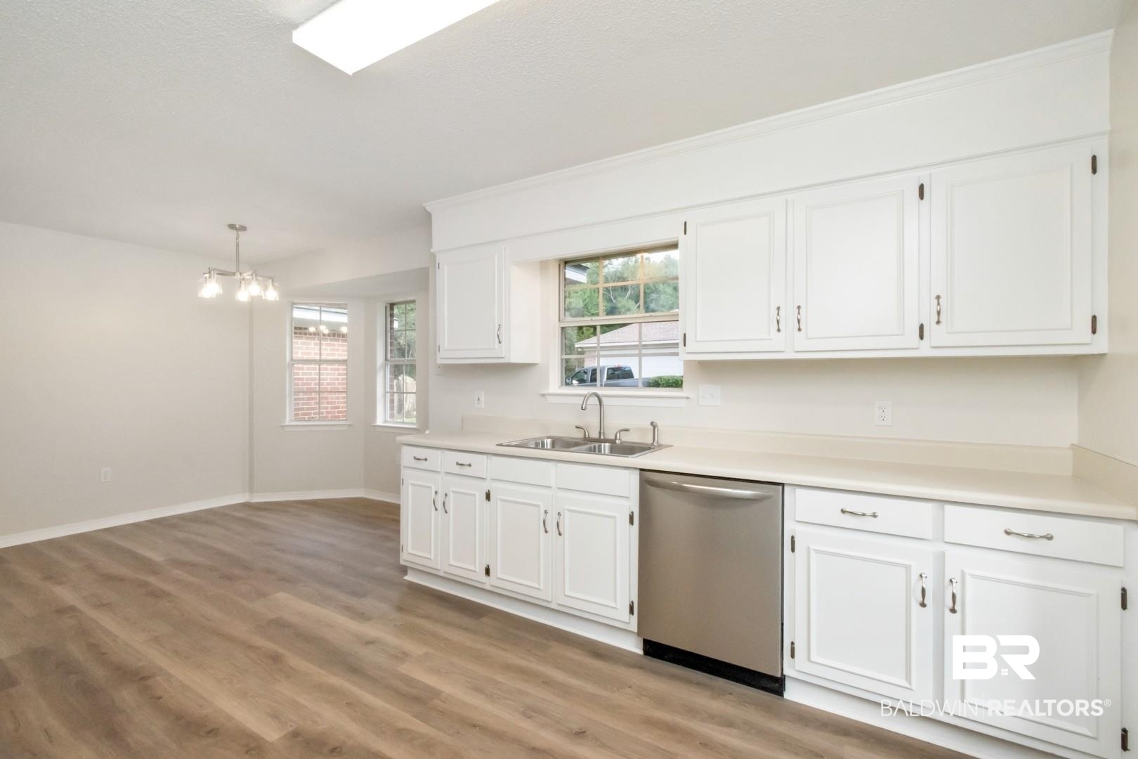 1352 Carson Road West Mobile, AL 36695 - Photo 4 of 30
