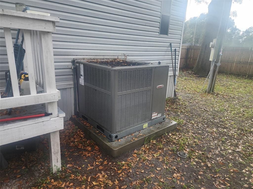 13712 Coman Road Jacksonville, FL 32218 - Photo 8 of 16 a view of a room that has a window