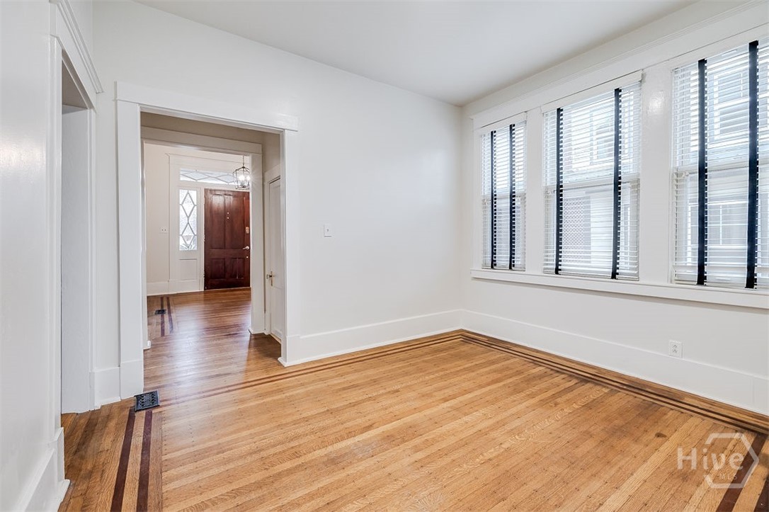 514 Maupas Avenue Savannah, GA 31401 - Photo 18 of 53 View of the Breakfast/flex room looking toward the foyer.