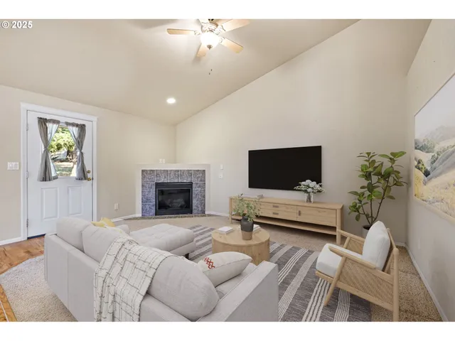 $575,000 | 305 School Avenue, Brownsville, OR 97327