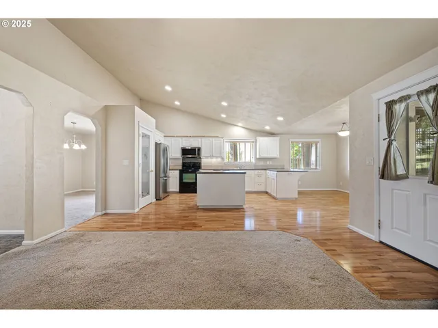 $575,000 | 305 School Avenue, Brownsville, OR 97327