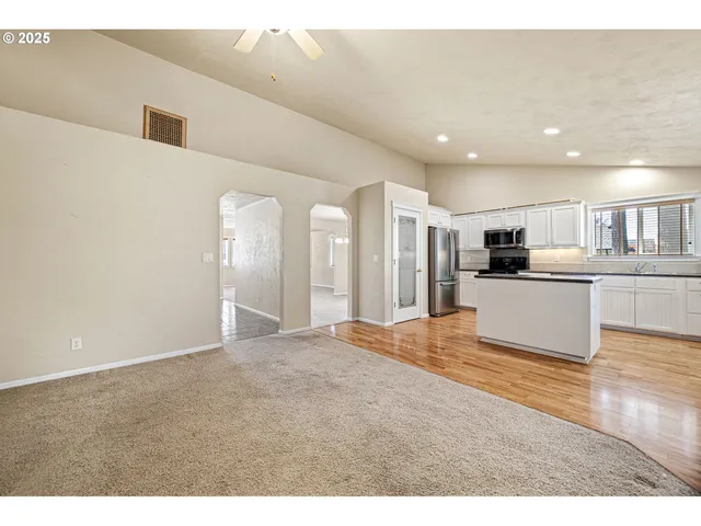 $575,000 | 305 School Avenue, Brownsville, OR 97327