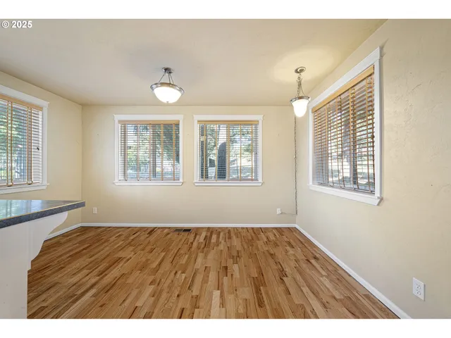 $575,000 | 305 School Avenue, Brownsville, OR 97327