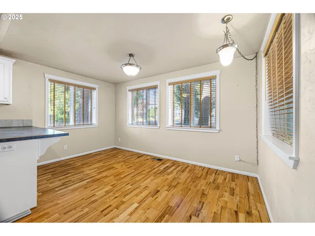 $575,000 | 305 School Avenue, Brownsville, OR 97327