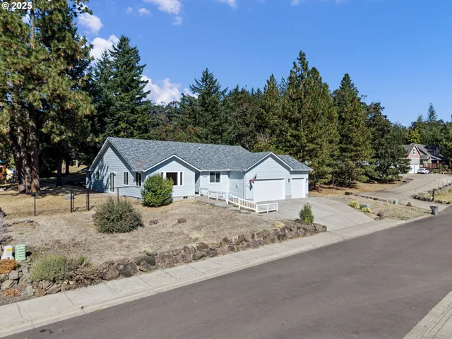 $575,000 | 305 School Avenue, Brownsville, OR 97327