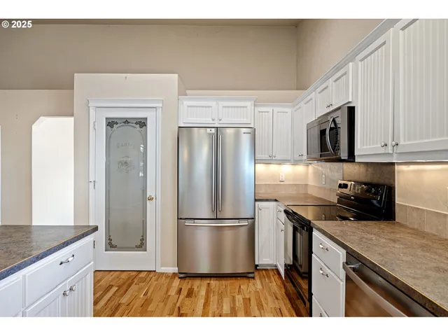 $575,000 | 305 School Avenue, Brownsville, OR 97327